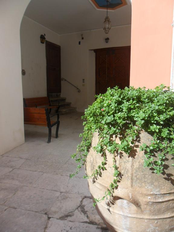 מלון Auletta Palazzo Gentilizio De Maffutiis מראה חיצוני תמונה