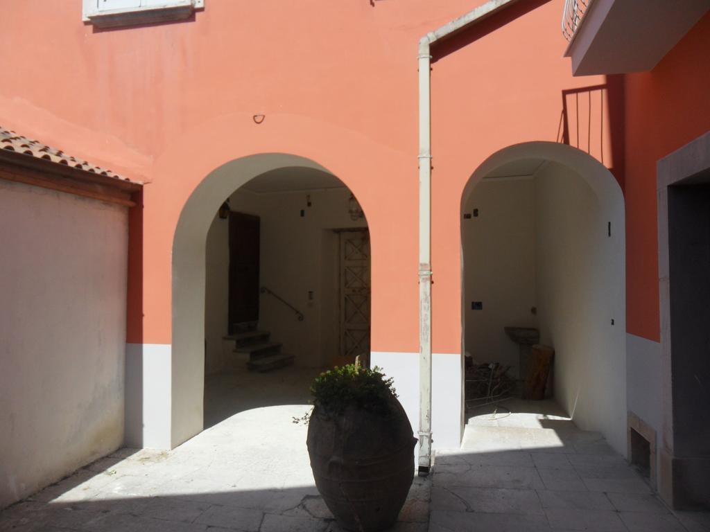 מלון Auletta Palazzo Gentilizio De Maffutiis מראה חיצוני תמונה